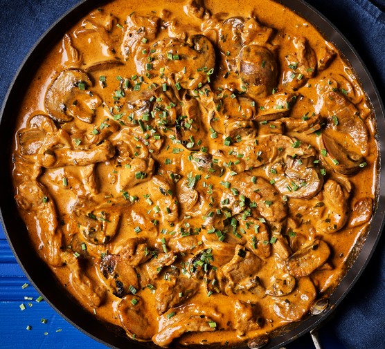 Pork fillet with mushrooms in a creamy sauce